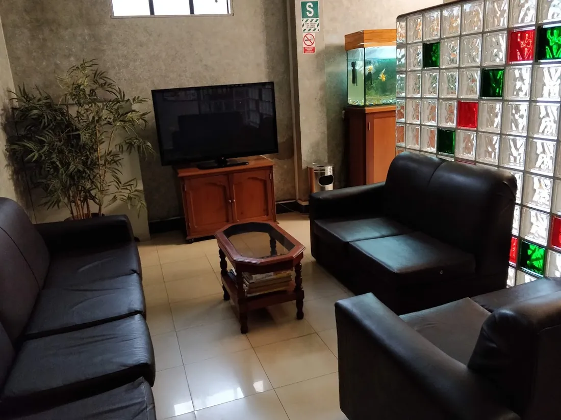 Sala de estar del Hotel Flamingo en el Cercado de Lima